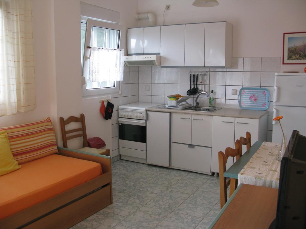 Seaview Aparthotel Néa Poteídaia Rom bilde
